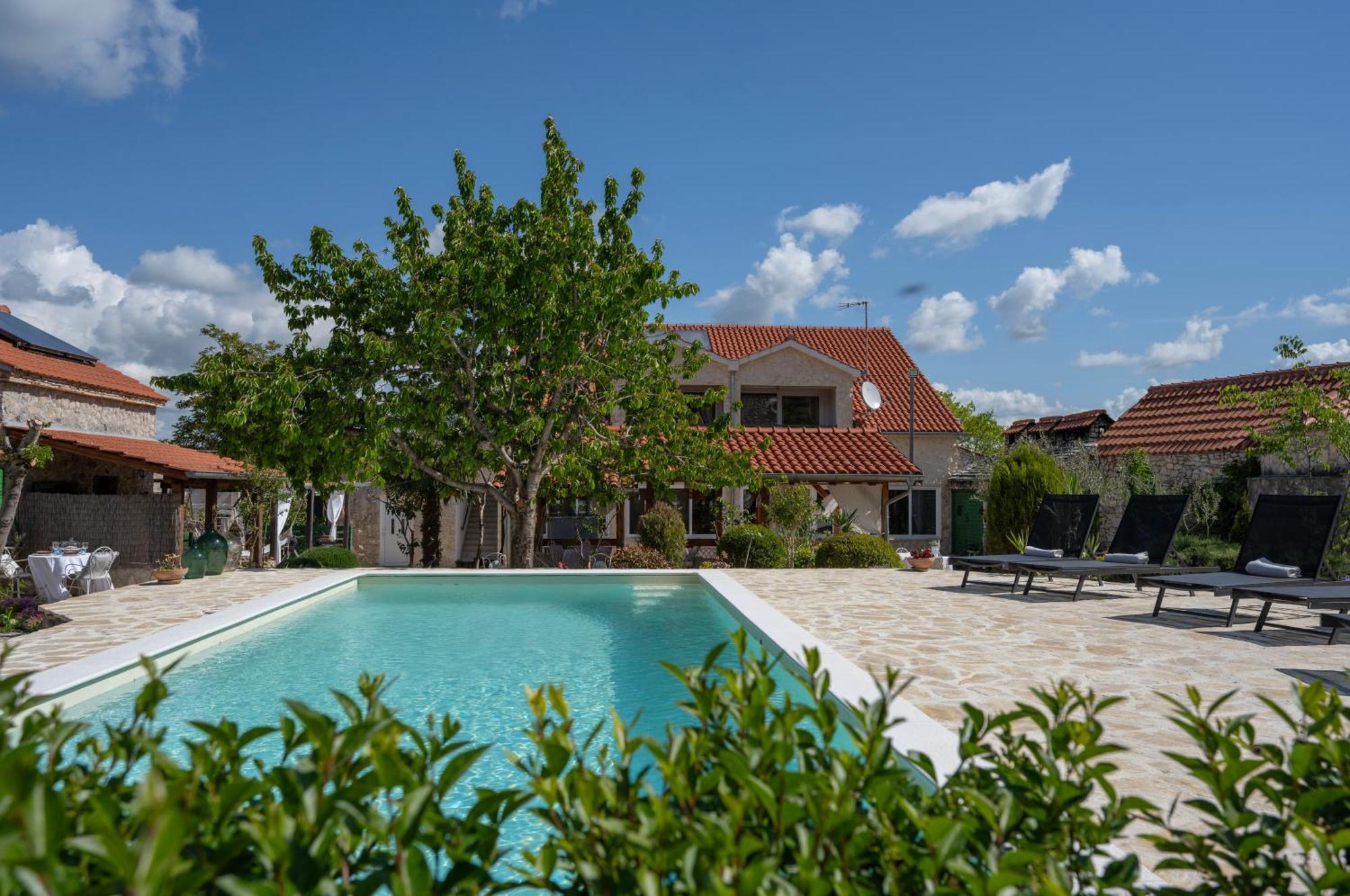 Kalpic Suites & Villa Lozovac Eksteriør billede
